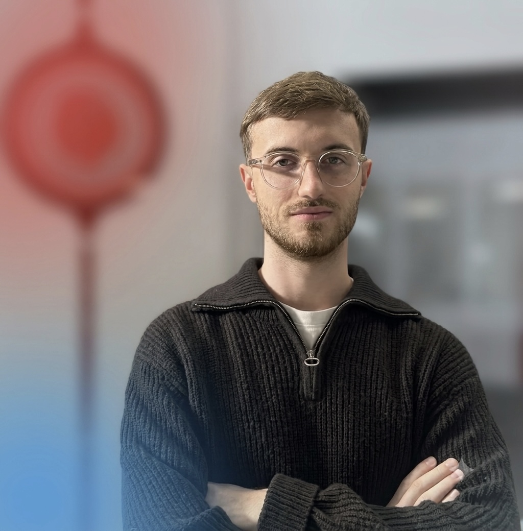 Portrait d'Oscar Bury, créateur de sites internet à Strasbourg